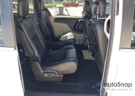 2017 Dodge Grand Caravan Sxt z USA, uszkodzony, nr VIN 2C4RDGCGXHR814302